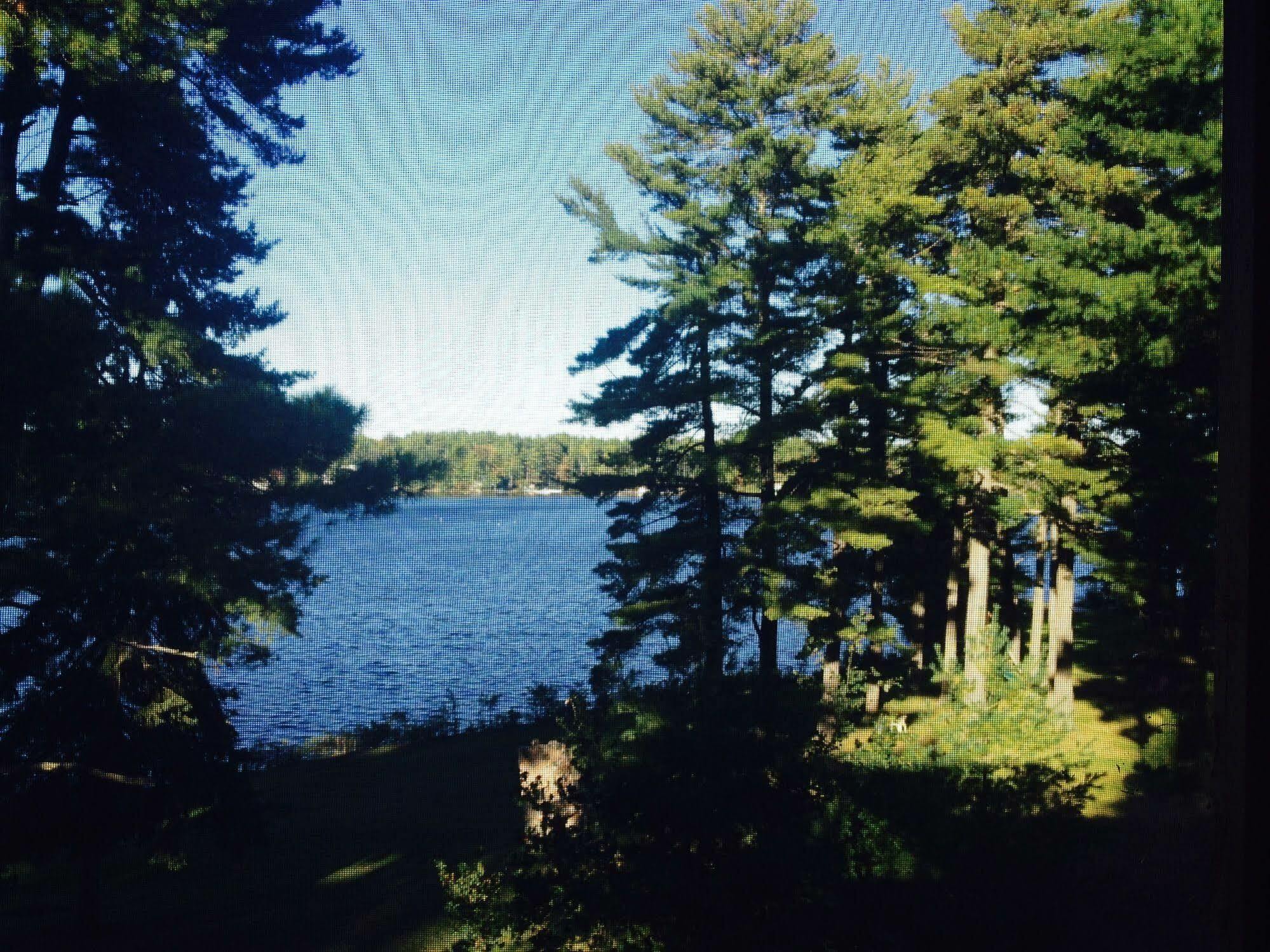 Pinedale Inn Gravenhurst Exterior foto
